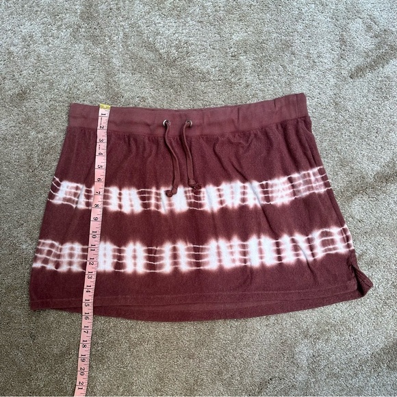 Delia’s Plus Size Mahogany Red Tie Dye Stretch Mini Skirt 1X - Picture 7 of 7